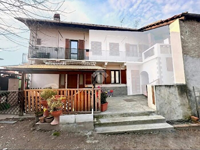 Appartamento trilocale in vendita in Frazione Vernetto, Chianocco