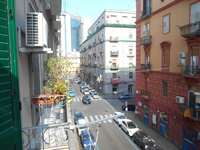 Appartamento con 5 locali in affitto in Via Nazionale, Vasto, Napoli