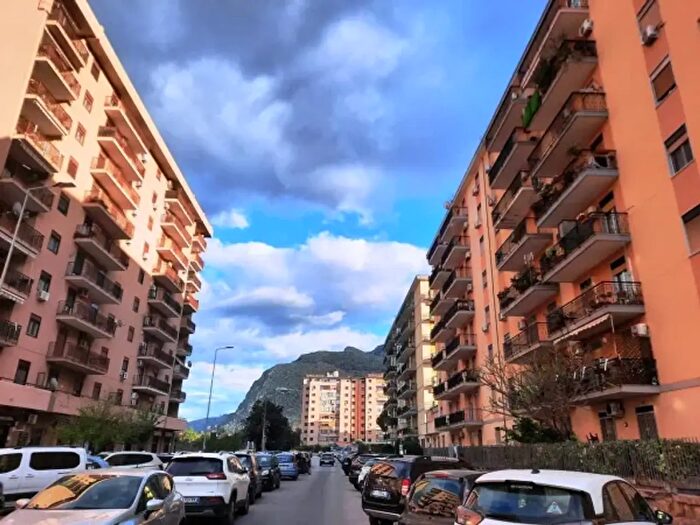 Appartamento quadrilocale in vendita in Via della Conciliazione, Palermo
