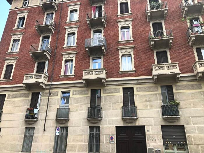 Appartamento trilocale in affitto in Via Finalmarina, Nizza Millefonti, Torino