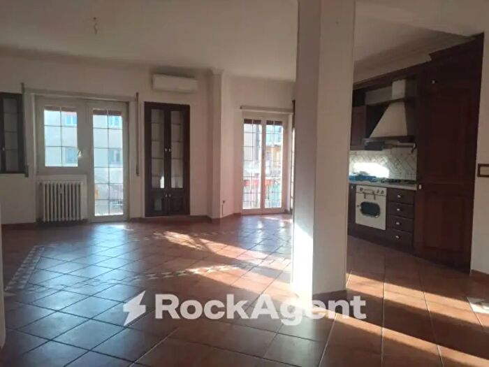 Appartamento trilocale in affitto in Largo Agosta, Roma