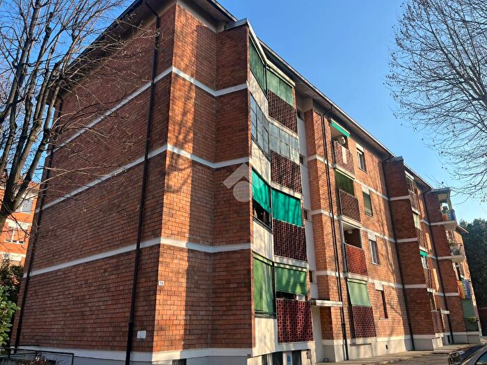 Appartamento trilocale in vendita in Via Forlì, Sesto San Giovanni