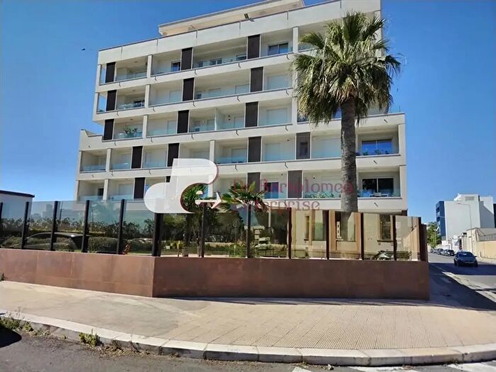 Appartamento trilocale in vendita in Via Ammiraglio Caracciolo, Bari