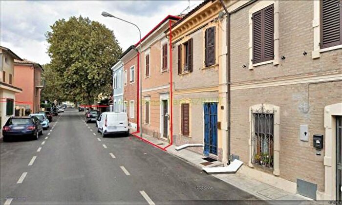 Casa con 6 locali in vendita in Via Madonna Mare, Fano