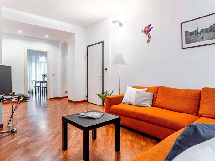 Appartamento trilocale in affitto in Via Bergamo, Montenero, Milano