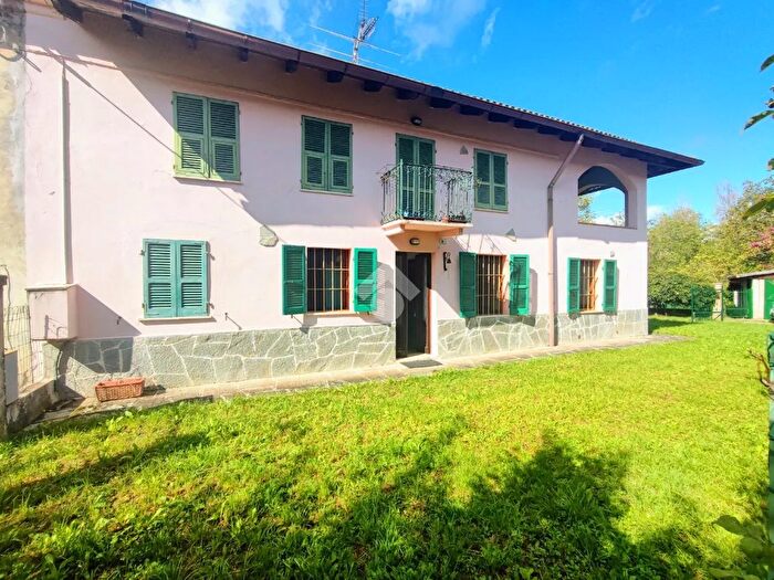 Casa con 5 locali in vendita in Frazione Morigliassi, Fabbrica Curone