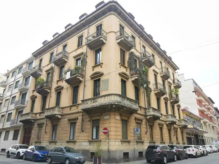 Appartamento con 6 locali in vendita in Via Luigi Galvani, Torino