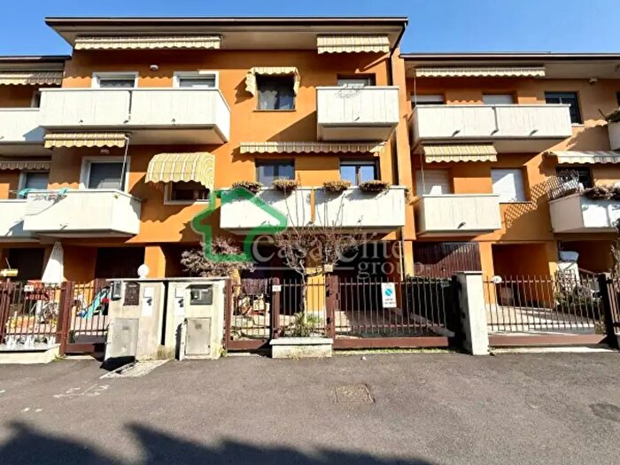 Casa quadrilocale in vendita in Via Felice Alchieri, Lodi Vecchio