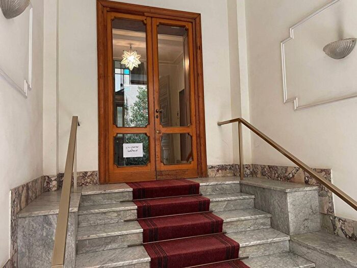 Appartamento trilocale in affitto in Via Lorenzo il Magnifico, Bologna, Roma