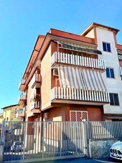 Appartamento quadrilocale in vendita in Via Bolognetta, Roma
