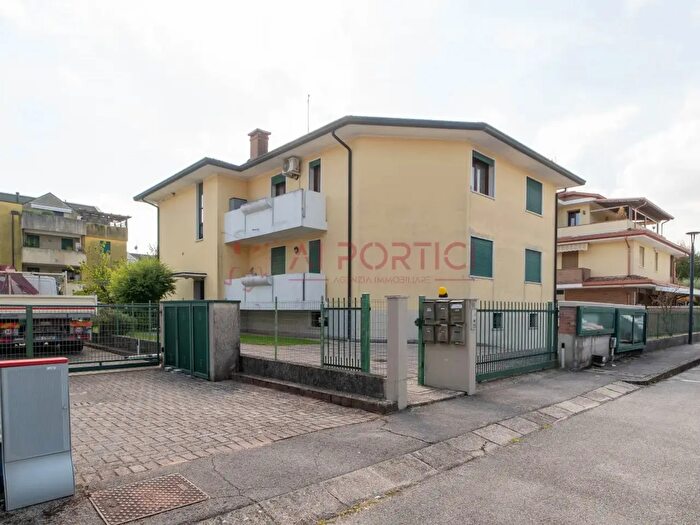 Appartamento bilocale in vendita in Via Rossini, Brugine