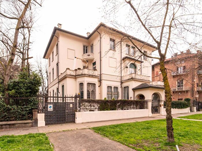 Appartamento con 6 locali in affitto in Corso Generale Giuseppe Govone, Crocetta, Torino