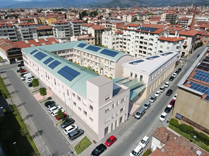 Appartamento con 5 locali in vendita in Prato