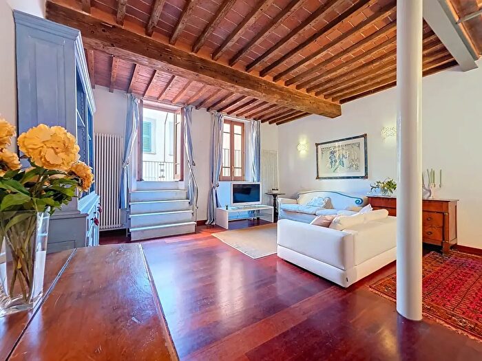 Casa con 5 locali in vendita in Via Notari, Pisa