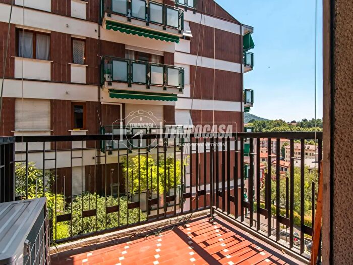 Appartamento trilocale in vendita in Via Paolo Nulli, Como