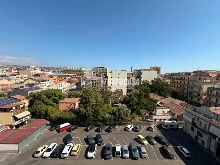 Appartamento quadrilocale in vendita in Via Antonio Santangelo Fulci, Catania