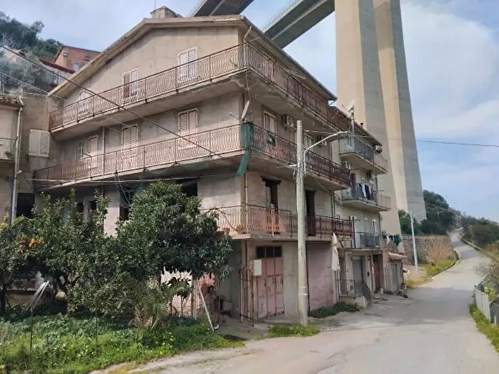 Appartamento trilocale in vendita in Contrada CannetoSan Giovanni, Caronia