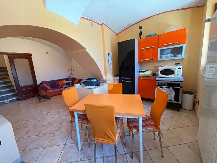 Casa trilocale in vendita in Via Umberto I, Lanzo Torinese