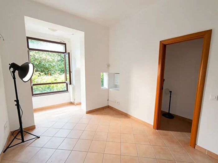 Casa con 7 locali in vendita in Carrara