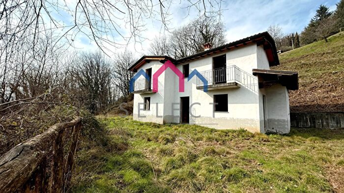 Casa con 6 locali in vendita in Granaiola, Bagni Di Lucca