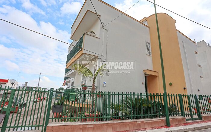 Casa trilocale in vendita in Via Pozzo Caratello, Valenzano