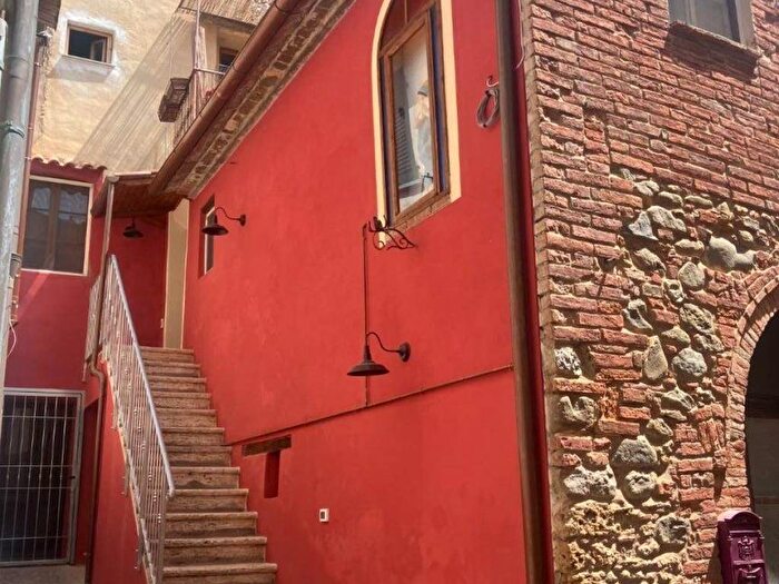 Casa quadrilocale in affitto in Centro, Terricciola