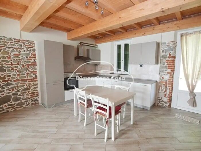 Casa quadrilocale in vendita in Ugenio Montale, Capannori