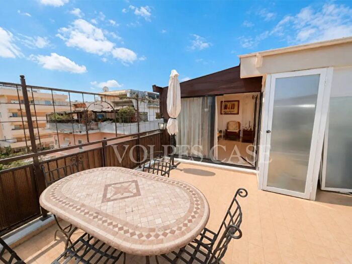 Appartamento con 5 locali in vendita in Via Giuseppe Lorenzoni, Roma
