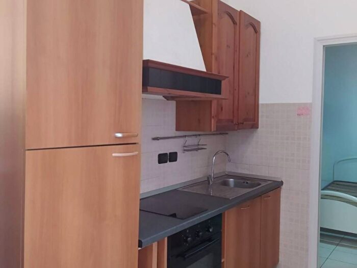 Appartamento trilocale in affitto in Via Cupramontana, Piano, Ancona