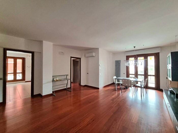 Appartamento trilocale in affitto in Via Privata Liguria, Fizzonasco, Pieve Emanuele