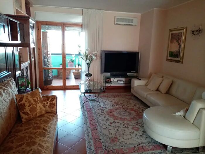 Appartamento con 6 locali in vendita in Via del Modiolo, Terni