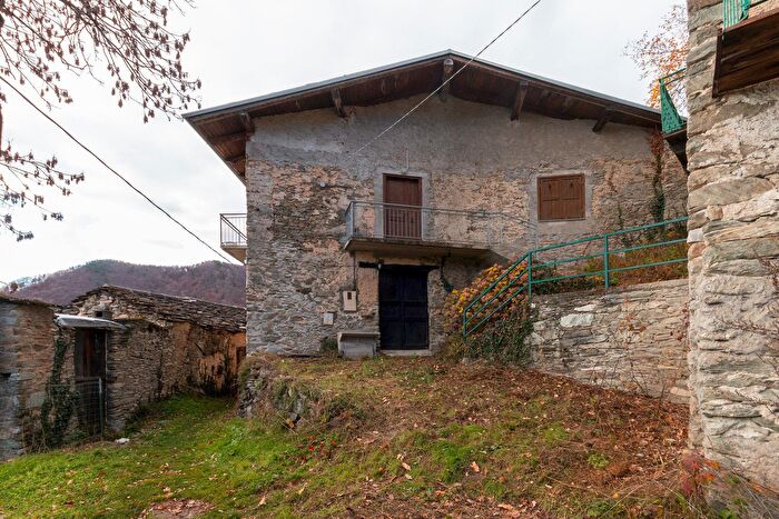 Appartamento con 5 locali in vendita in Borgata Fracchie, San Damiano Macra