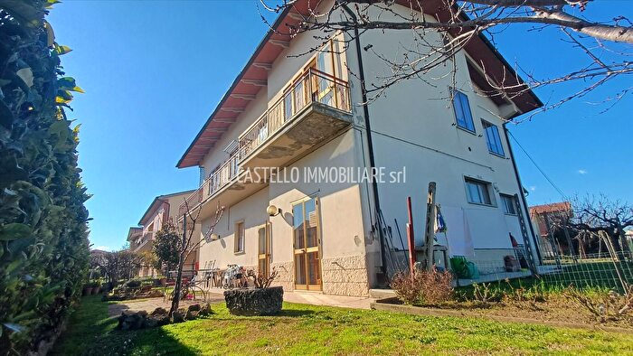 Casa con 9 locali in vendita in Via Beato Alberto, Sarteano