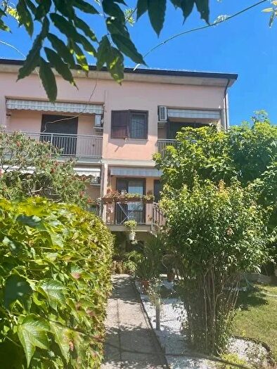 Casa quadrilocale in vendita in Parma