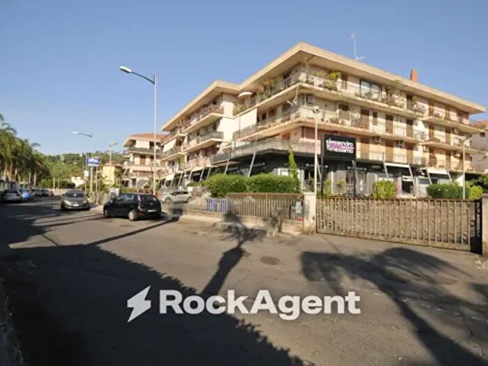 Appartamento trilocale in vendita in Via Santi Bonaccorsi, Aci Catena