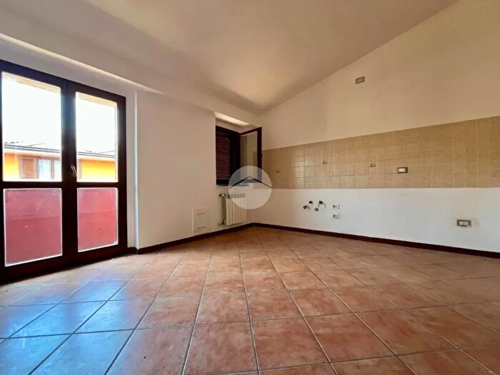 Appartamento trilocale in vendita in Via Casella, Cremona