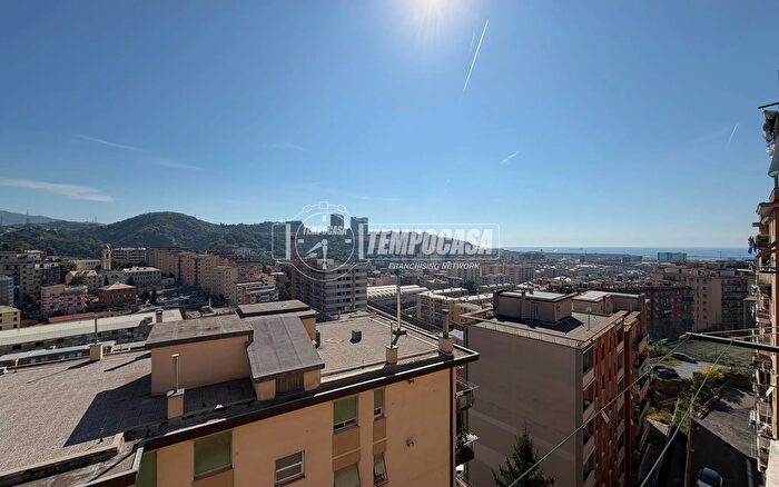 Appartamento bilocale in vendita in Via Domenico Oliva, Genova