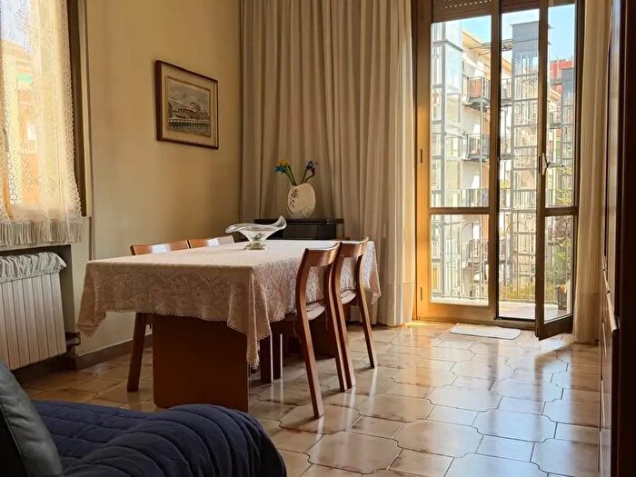 Appartamento trilocale in vendita in Via Costa, Sesto San Giovanni