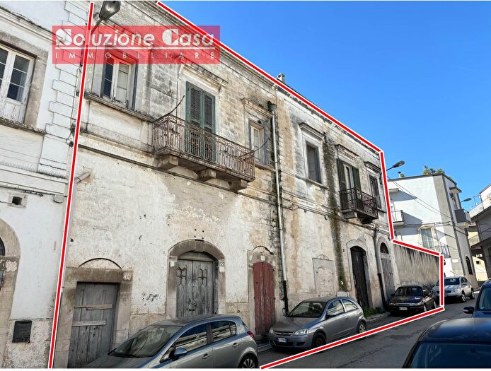 Casa con 6 locali in vendita in Via Mazzini, Canosa Di Puglia