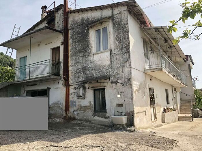 Casa trilocale in vendita in Giffoni Valle Piana