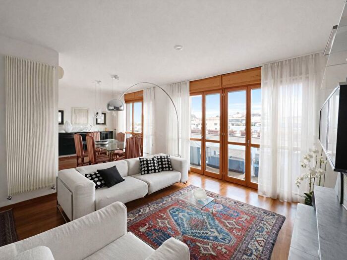 Appartamento trilocale in affitto in Via Savona, Solari, Milano