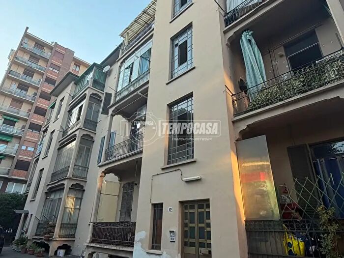 Appartamento trilocale in vendita in Via Arquata, Torino