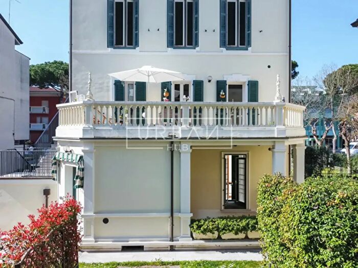 Appartamento trilocale in vendita in Viale dei Mille, Cesenatico