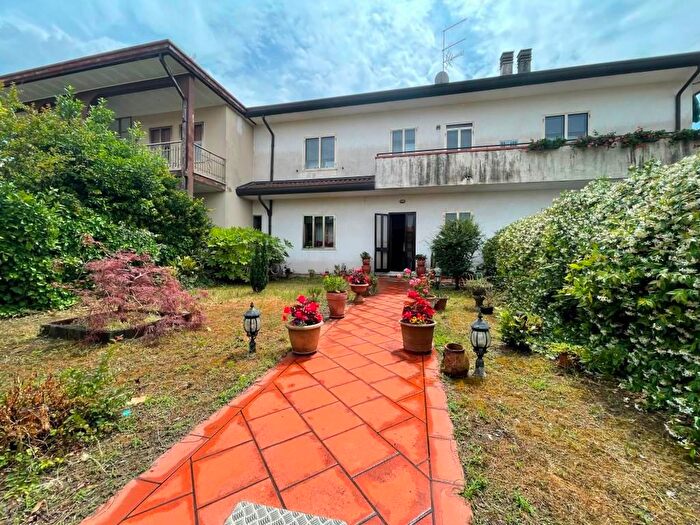 Appartamento con 7 locali in vendita in Rosolina