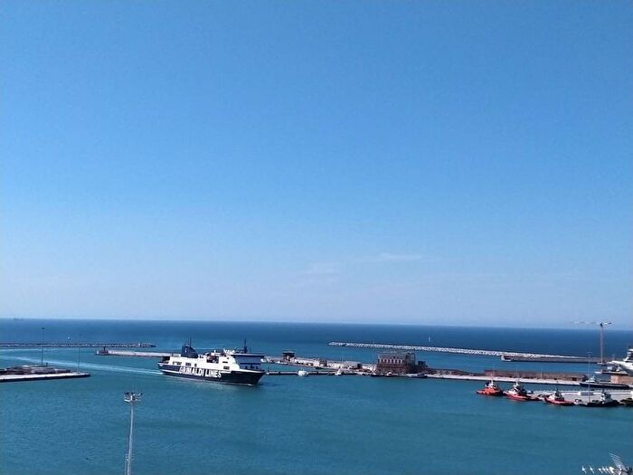 Appartamento bilocale in affitto in Capodimonte, Ancona