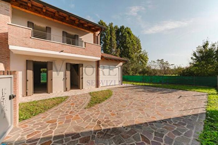 Casa con 5 locali in vendita in Via Bassa III, Campodarsego