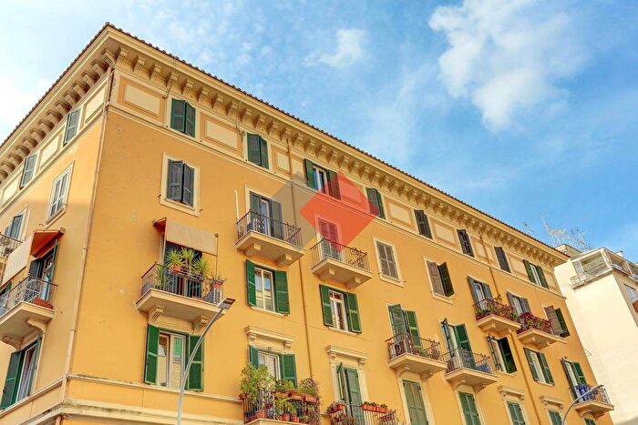 Appartamento trilocale in vendita in Via Altino, Roma