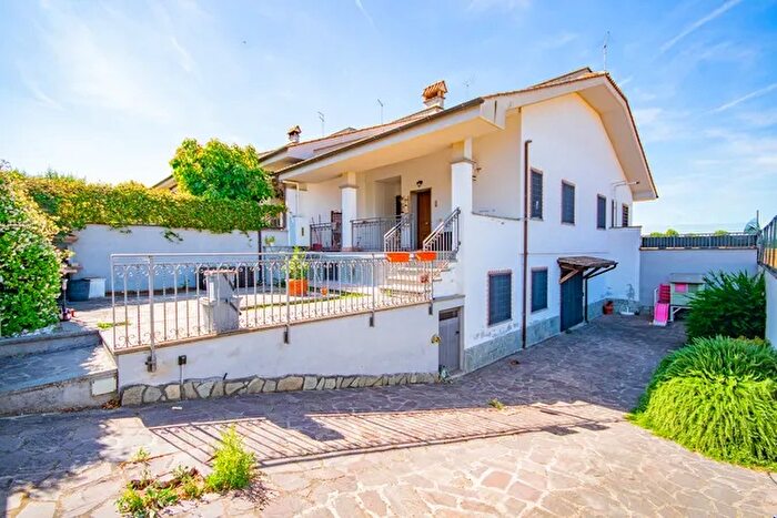 Casa con 5 locali in vendita in Via Dolzago Roma Valle Muricana, Roma