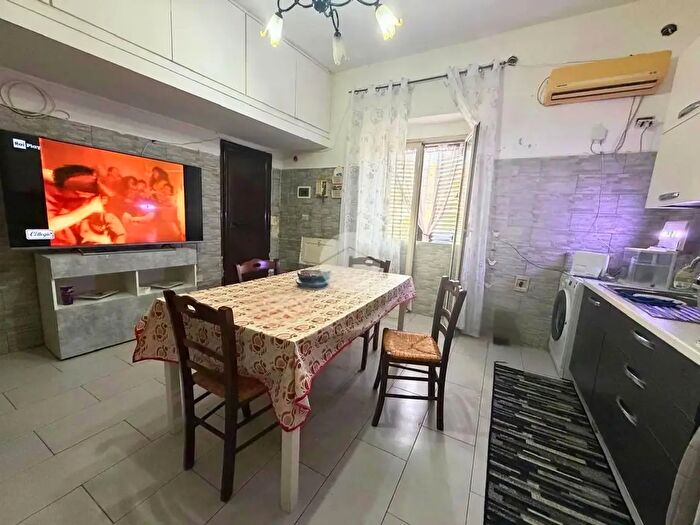 Appartamento bilocale in vendita in Via Messina Marine, Palermo