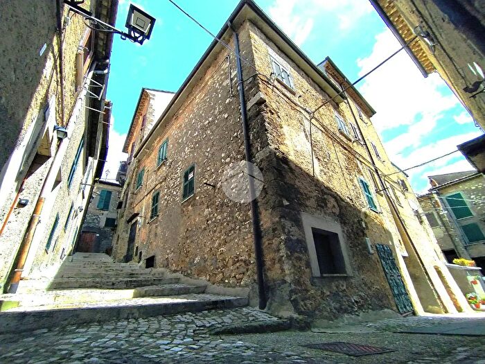 Appartamento trilocale in vendita in Via Guglielmo Marconi, Trevi Nel Lazio